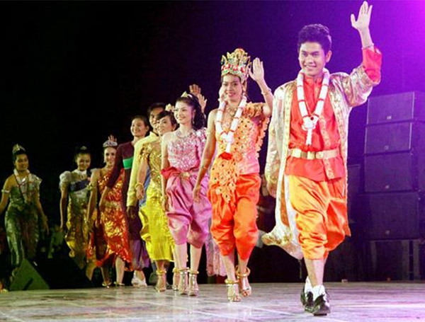 Charming Vietnamese costumes